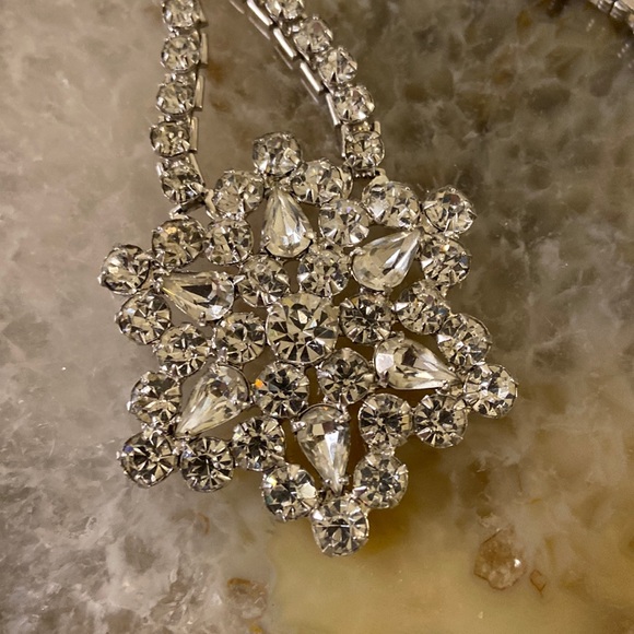 Vintage Jewelry - Gorgeous rhinestone necklace 14”